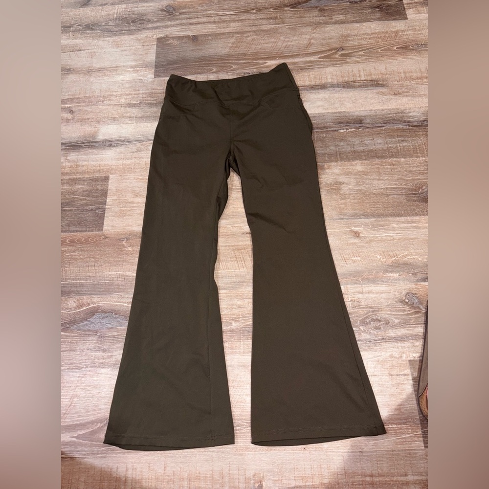 HALARA Olive Green High-Rise Flare Leggings